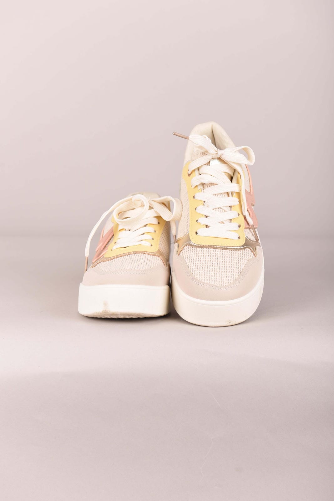 Flair Sneakers