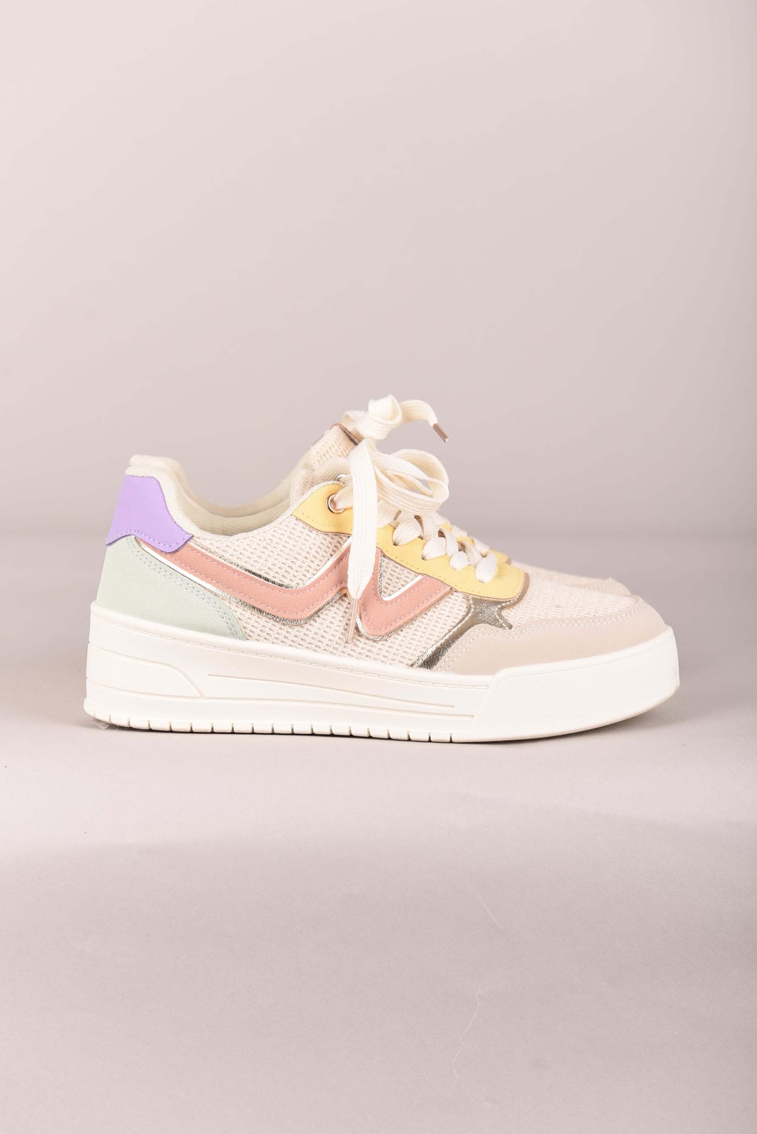 Flair Sneakers