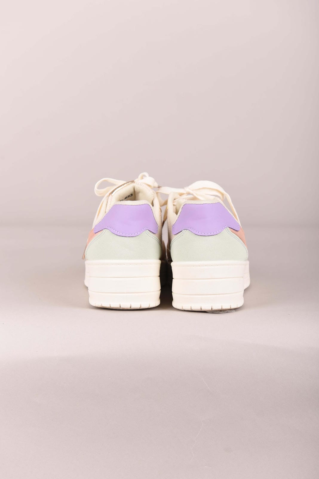 Flair Sneakers
