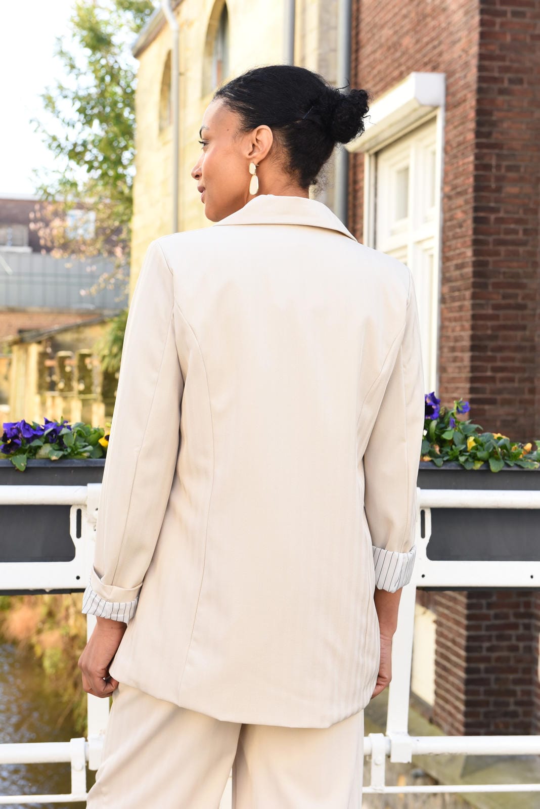 Chica Blazer en Pantalon Set