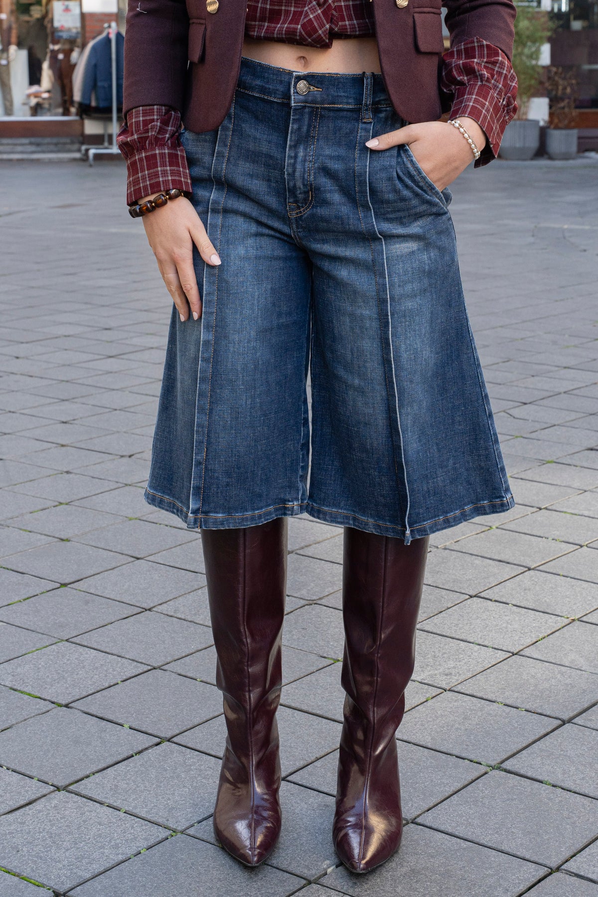 Wide Awake Short Jeans