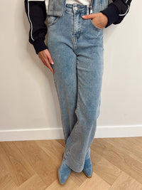 Wide leg jeans