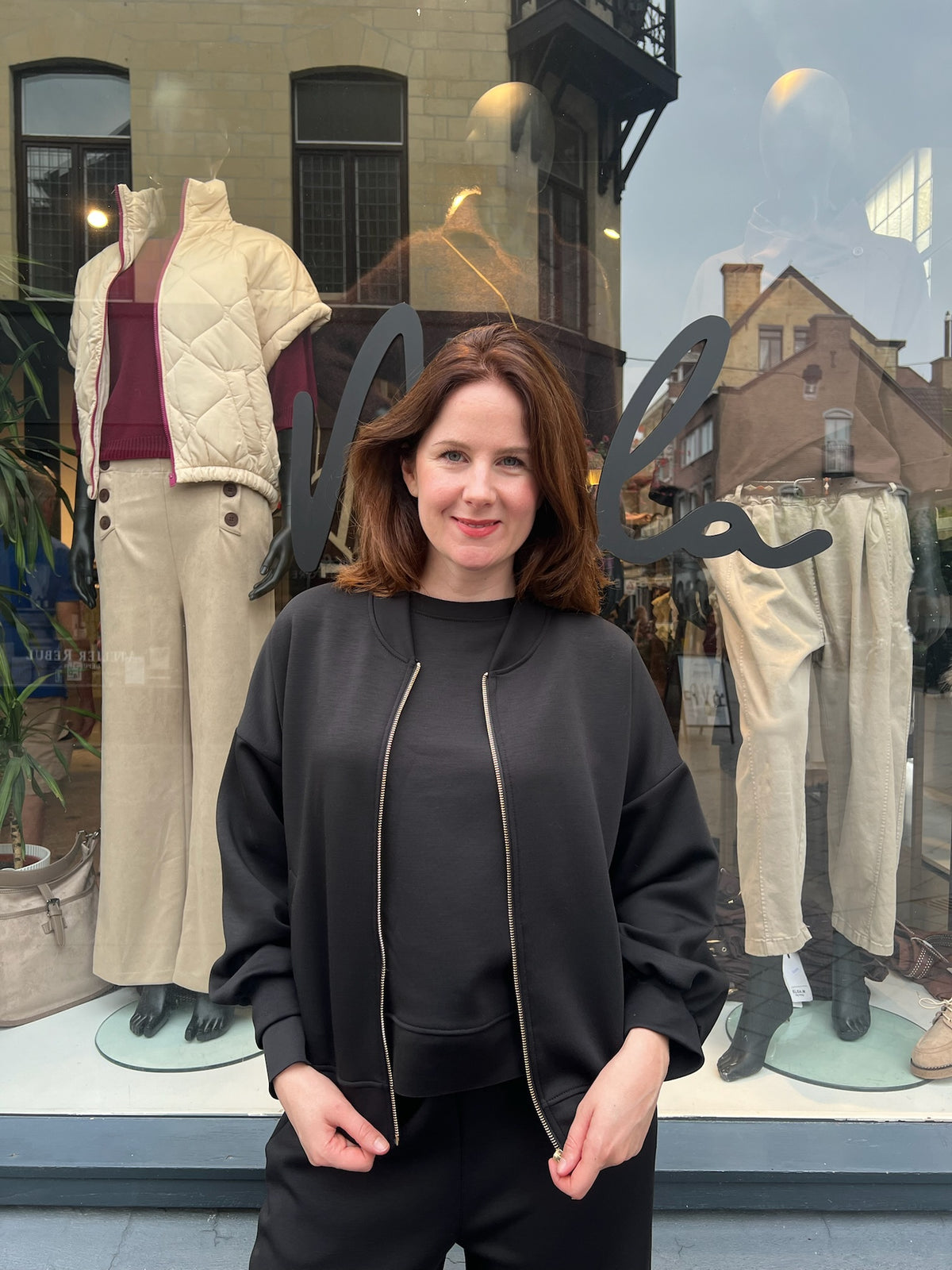 Aralez vest in 6 kleuren