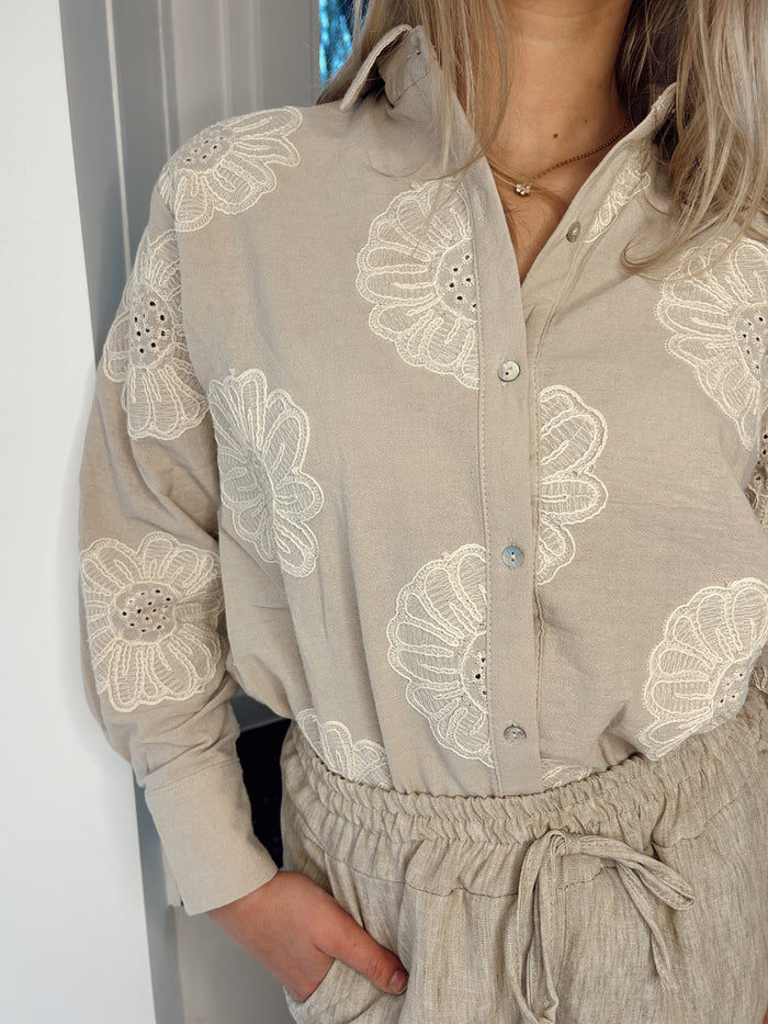Crisp sand blouse