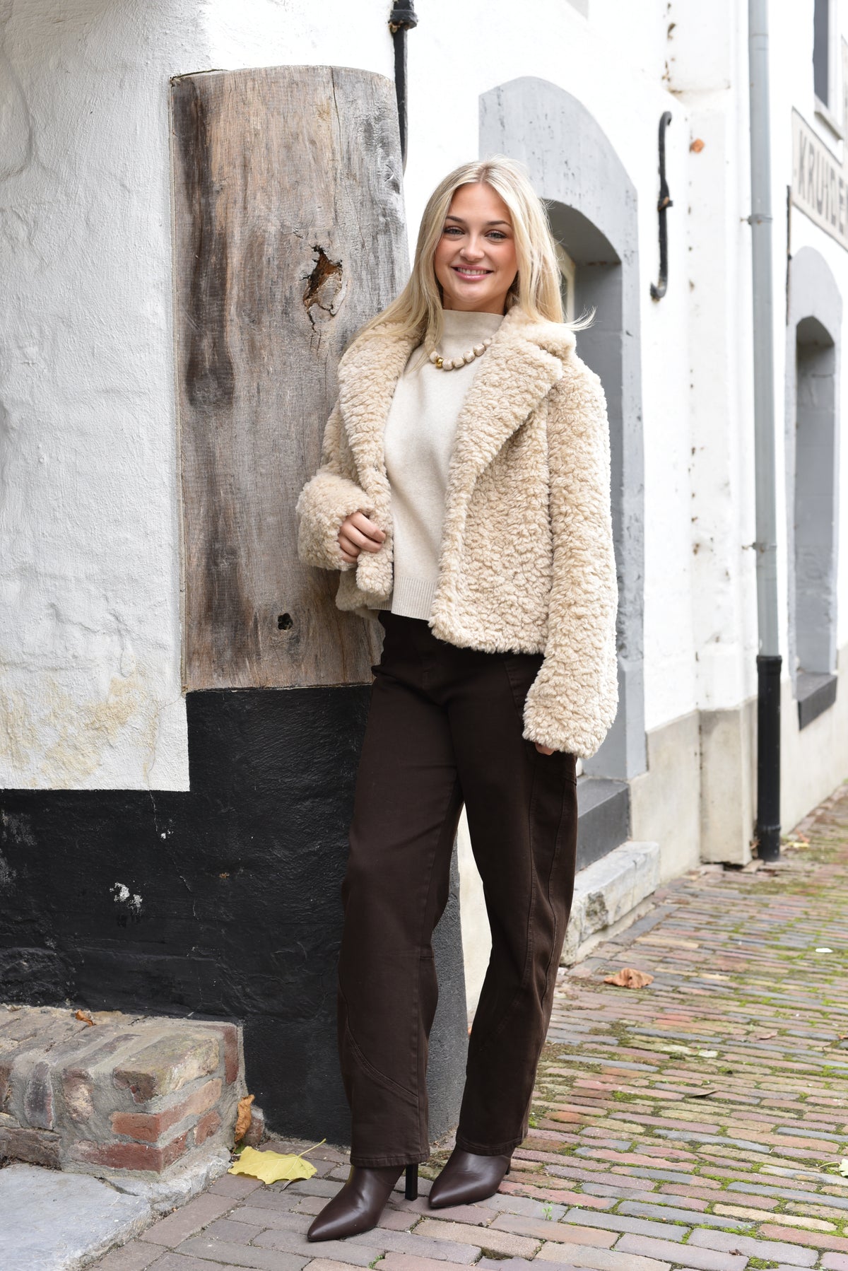 Teddy jas complete look