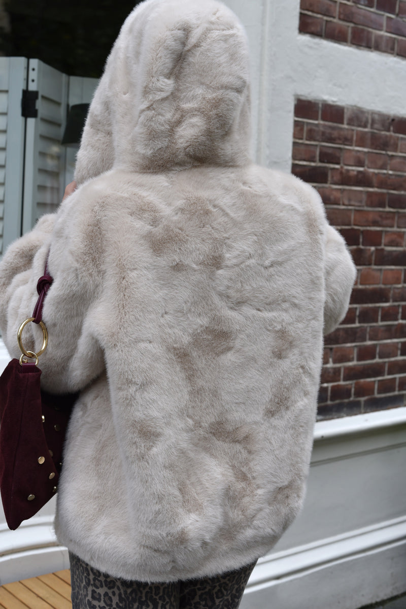 Nika Faux Fur jas achterzijde