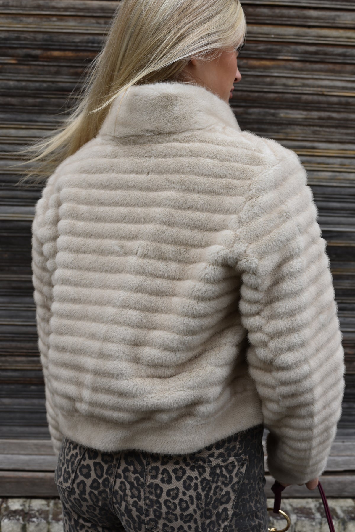 Mandarine Faux Fur jas achterkant