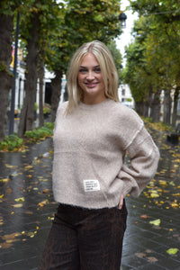 Life Isn't Perfect trui beige