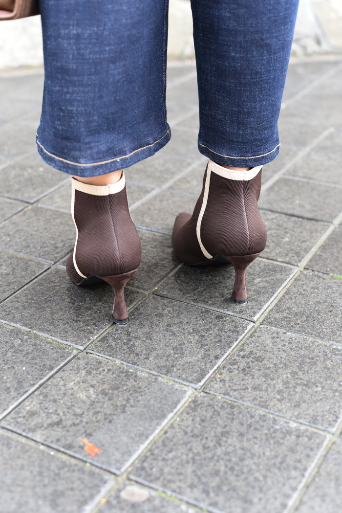 Bruine enkellaarzen met stretch achterkant