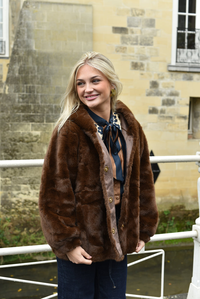 Nika Faux Fur jas outfit inspiratie