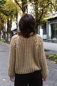 Ida grof gebreide trui beige achterkant