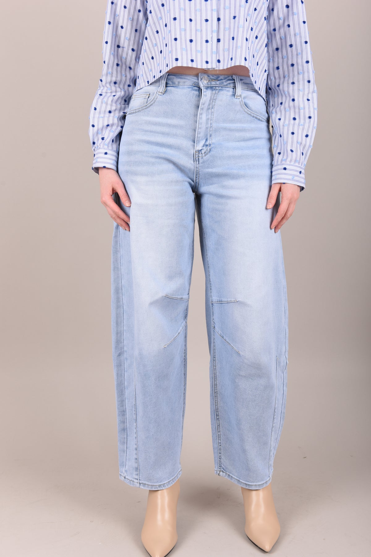 Lara Barrel Jeans voorkant