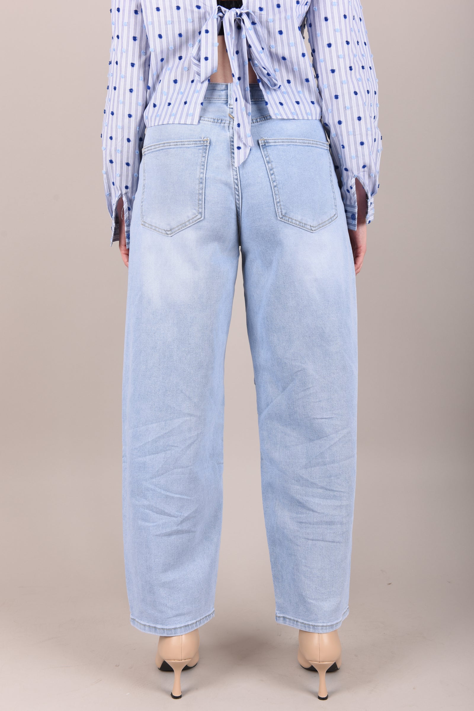 Lara Barrel Jeans voorkant