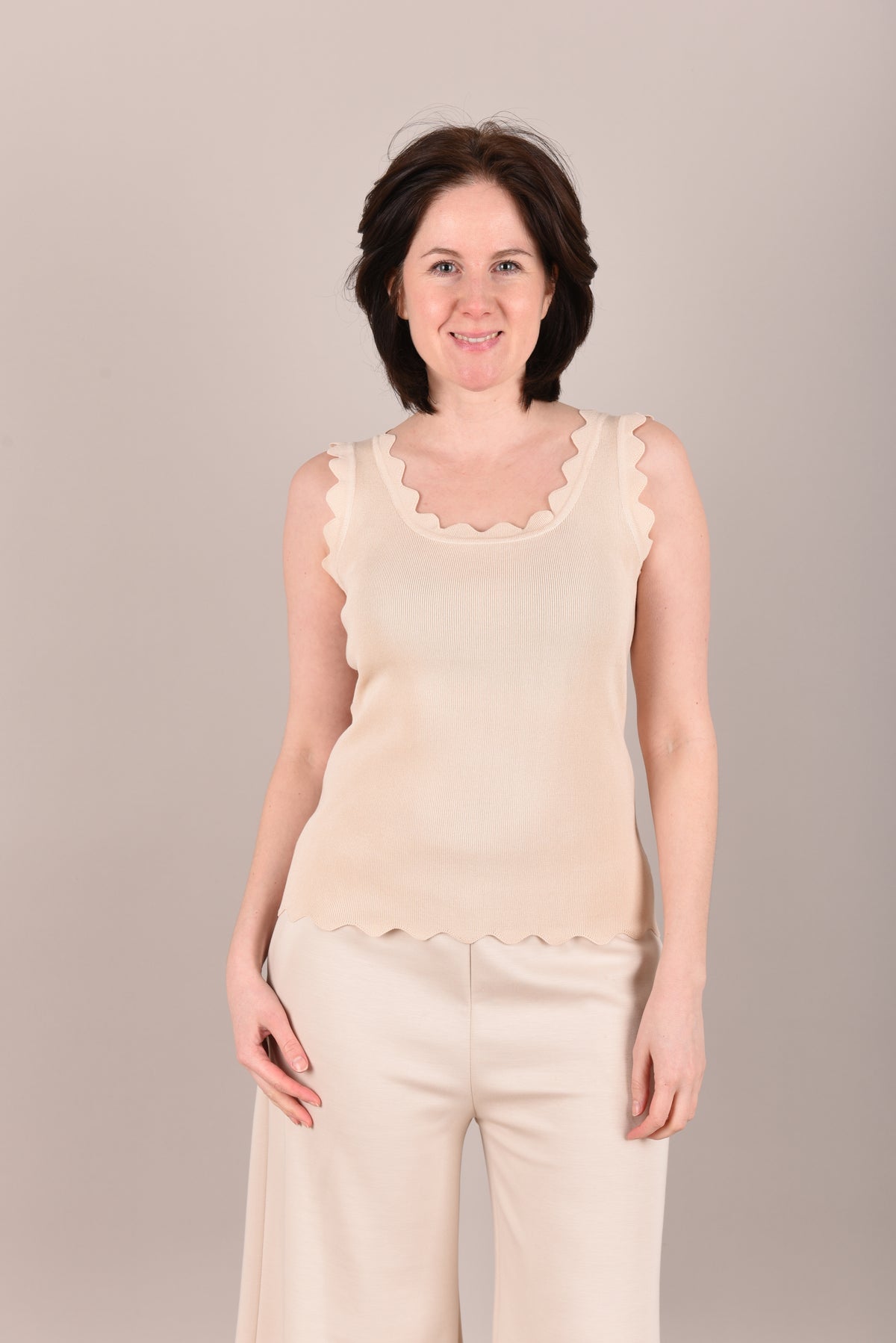 Basis top beige