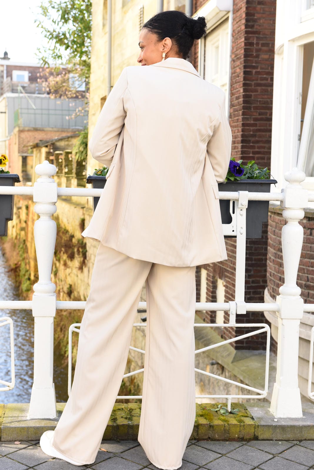 Chica Blazer en Pantalon Set