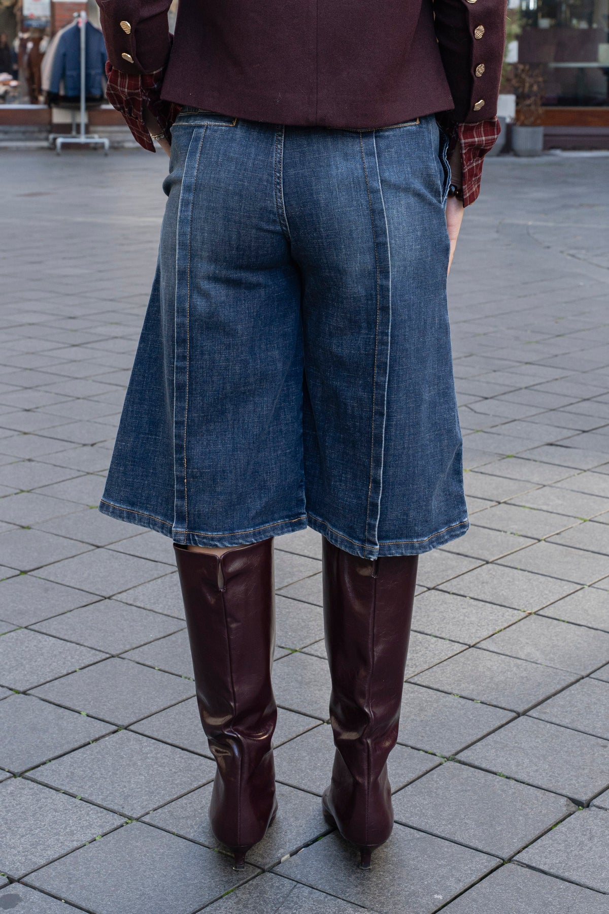 Wide Awake Short Jeans